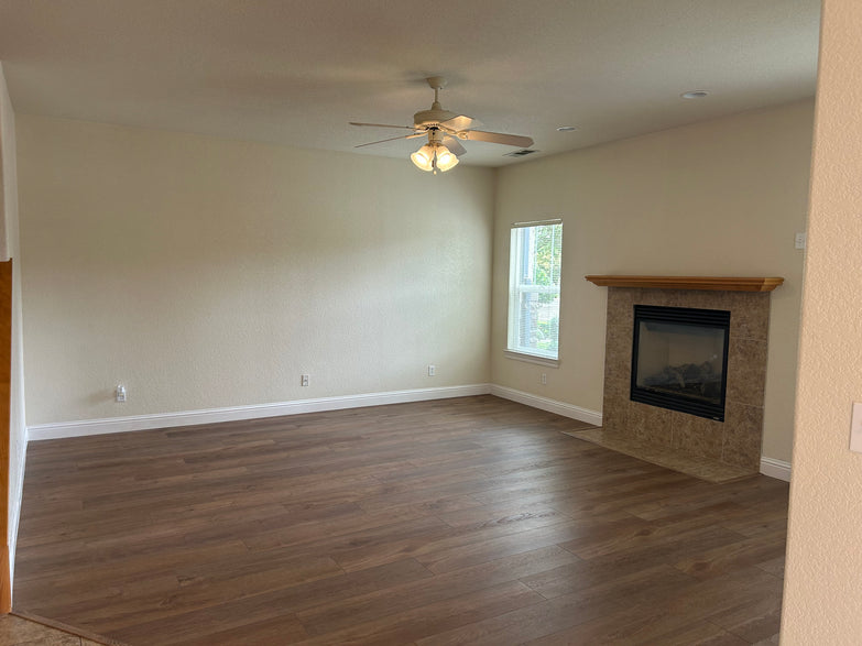 2128 Tienda Dr