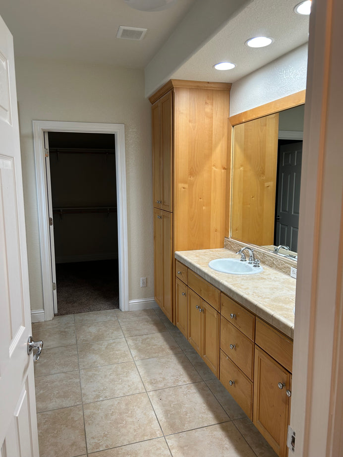 2128 Tienda Dr
