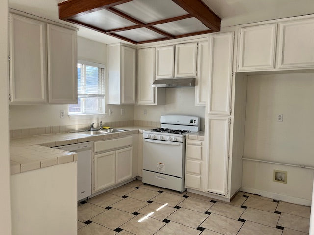 7405 Lidia Way, Sacramento, CA. 95828
