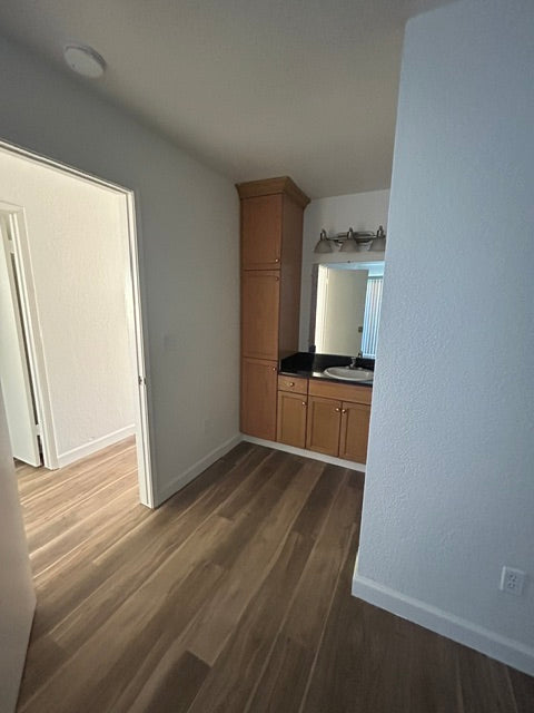 1819 S. Cherokee Ln. #61