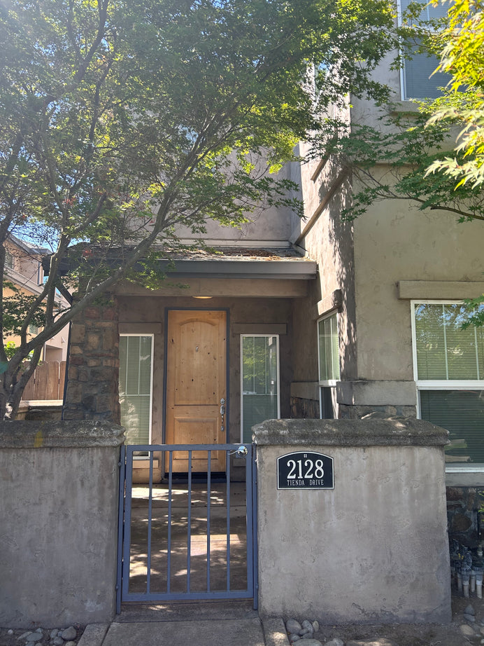 2128 Tienda Dr